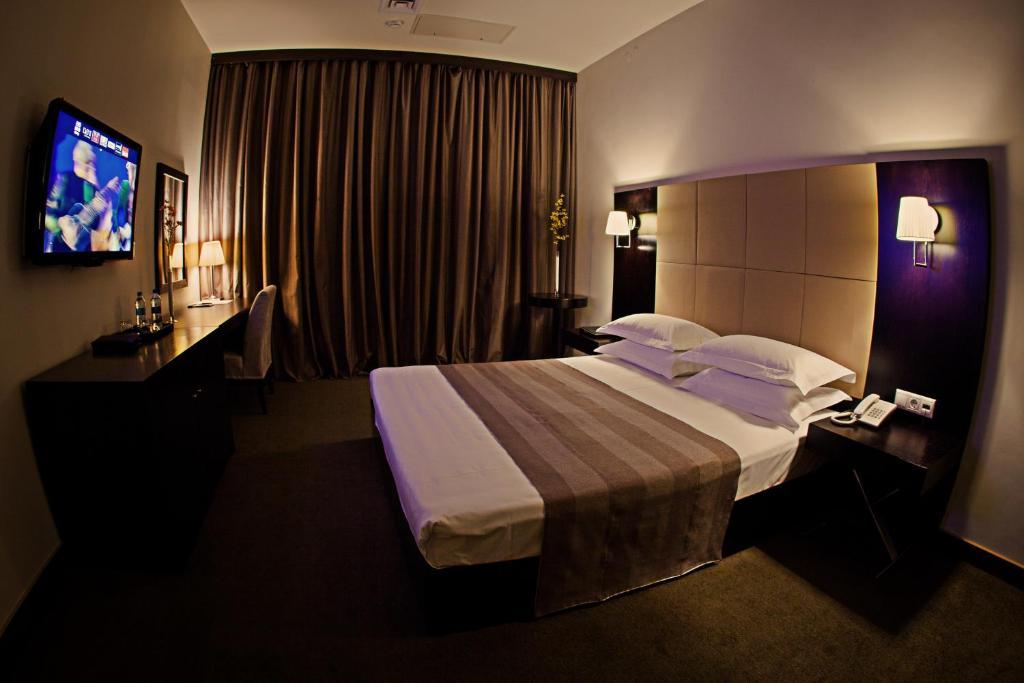 Voyage Hotel Karaganda Room photo